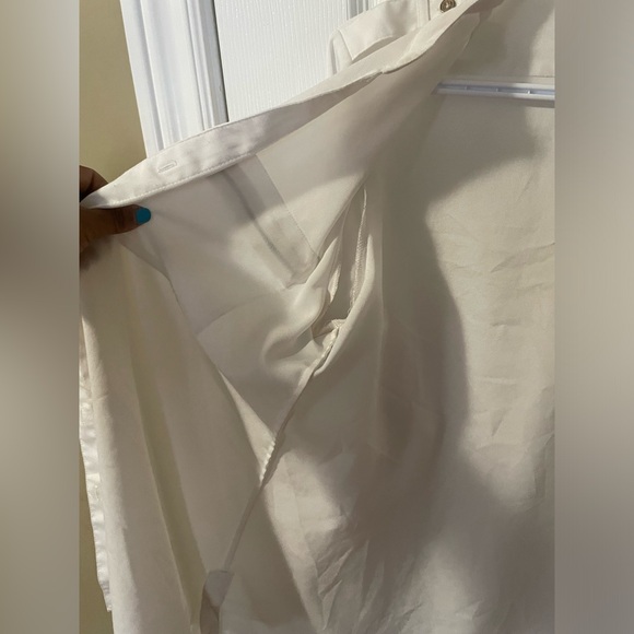 Calvin Klein Off-White Modern Essential Blouse - Chic & Versatile - Picture 10 of 13